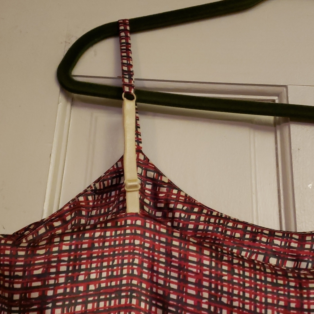 NEW YORK & COMPANY CAMISOLE SIZE LARGE - Picture 3 of 8